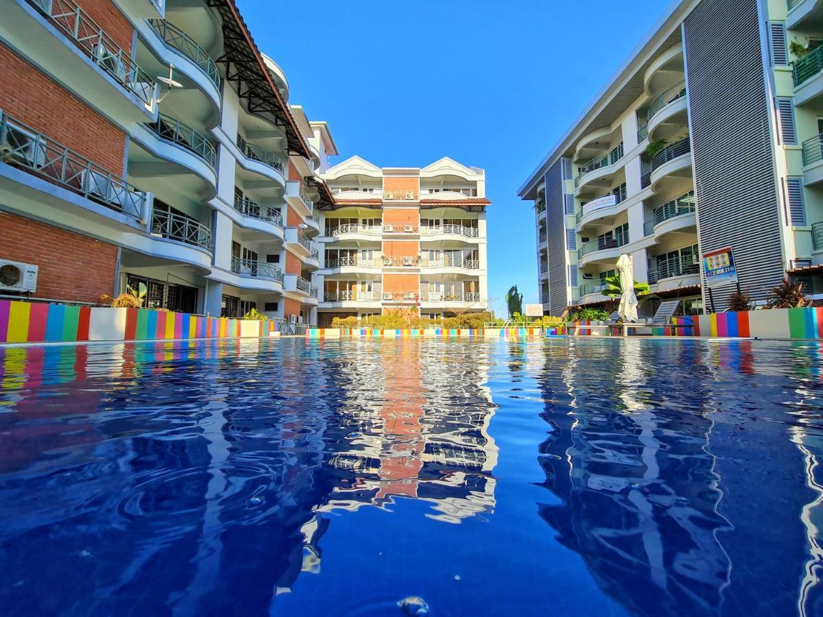 Perdana Serviced Apartment & Resorts Padang Mat Sirat Bagian luar foto