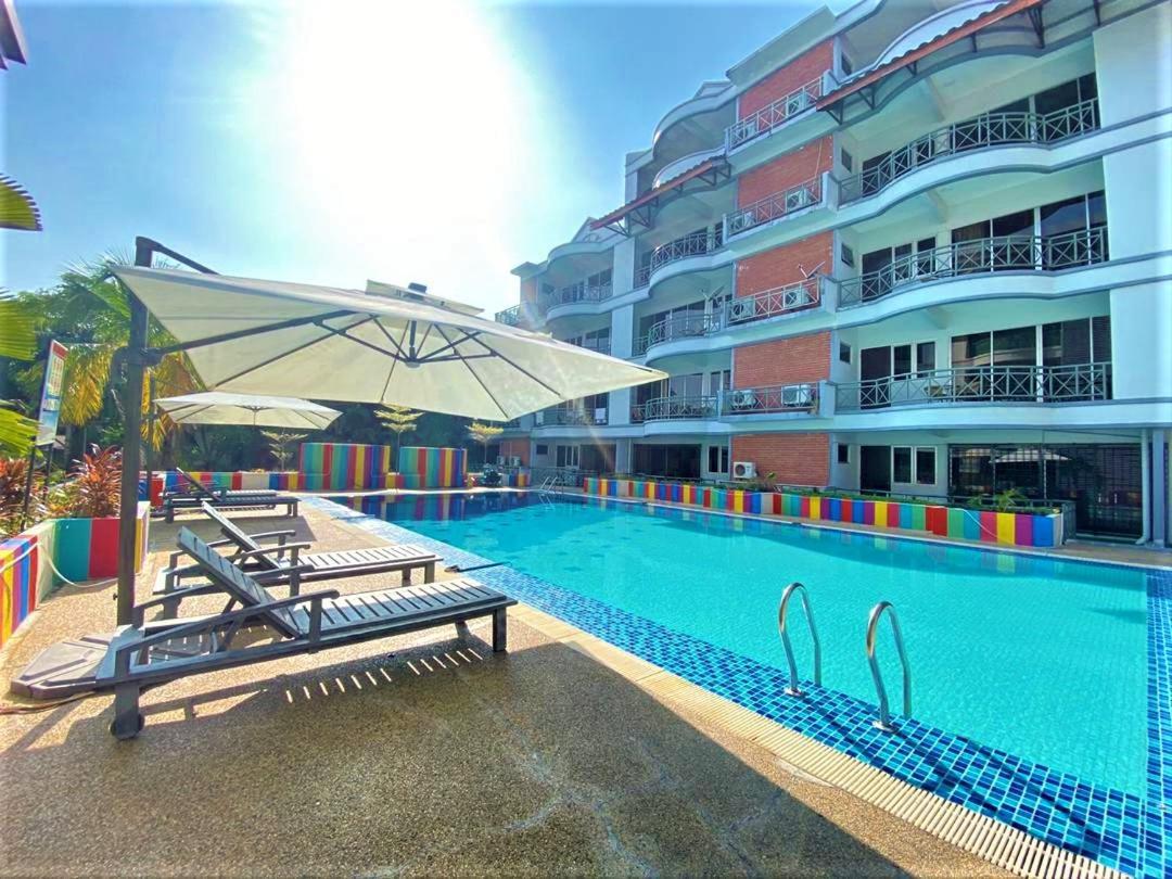 Perdana Serviced Apartment & Resorts Padang Mat Sirat Bagian luar foto