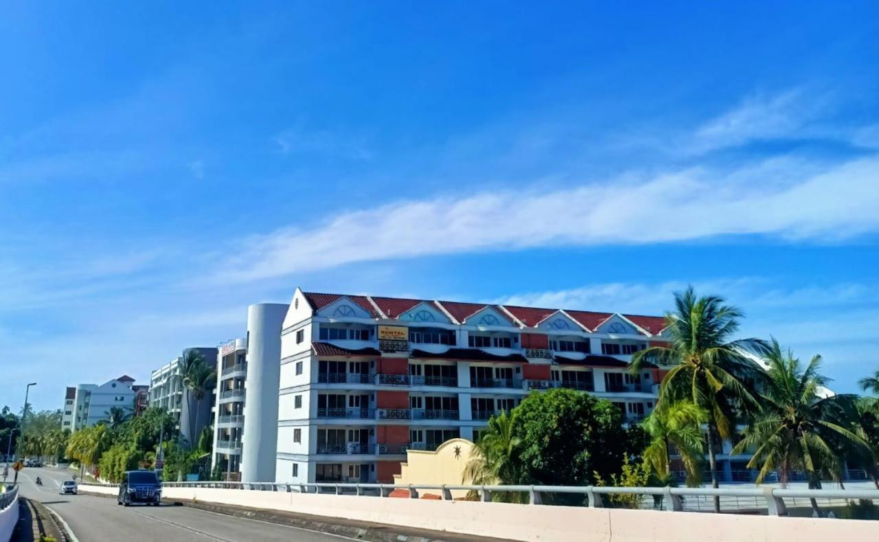 Perdana Serviced Apartment & Resorts Padang Mat Sirat Bagian luar foto