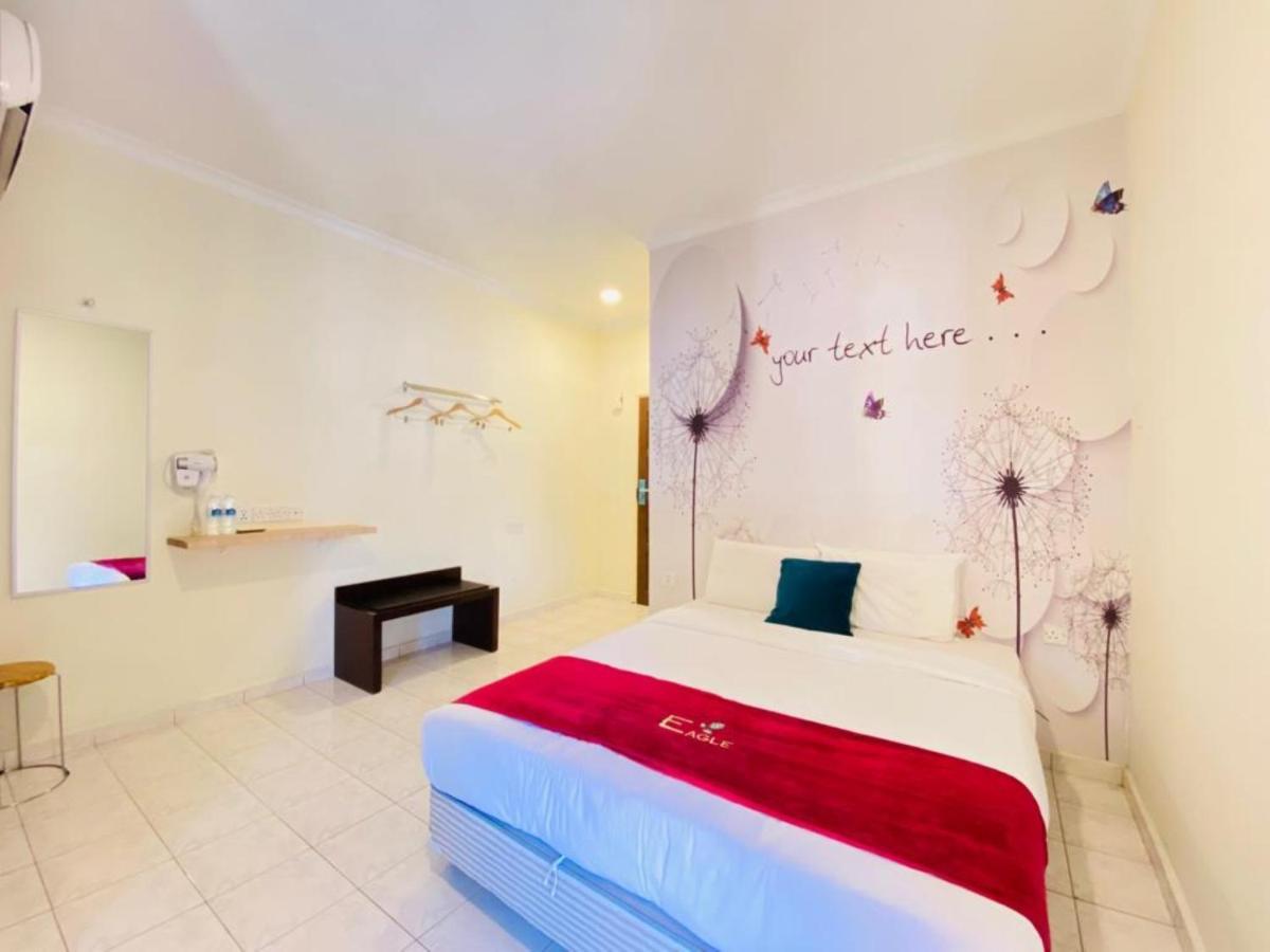 Perdana Serviced Apartment & Resorts Padang Mat Sirat Bagian luar foto