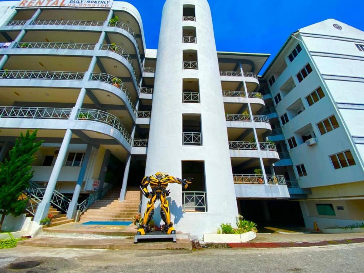 Perdana Serviced Apartment & Resorts Padang Mat Sirat Bagian luar foto