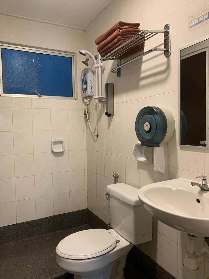 Perdana Serviced Apartment & Resorts Padang Mat Sirat Bagian luar foto