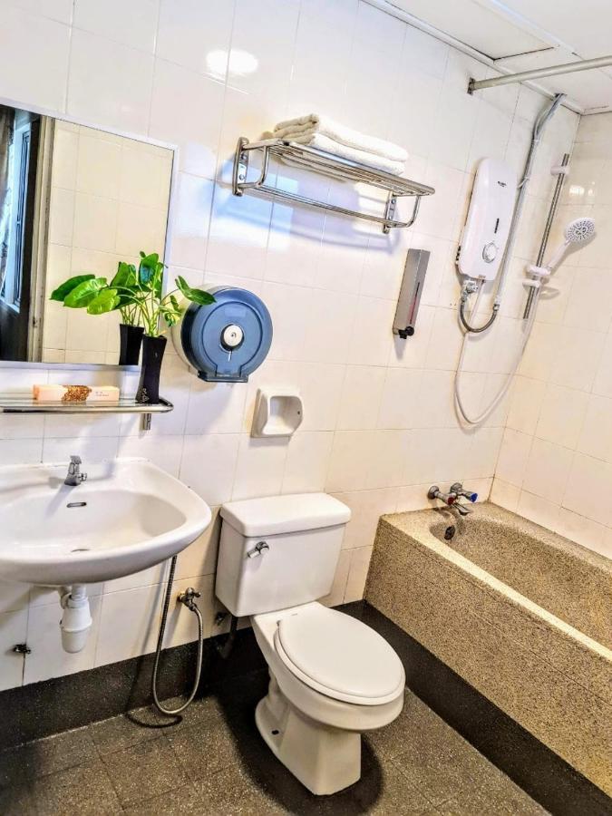 Perdana Serviced Apartment & Resorts Padang Mat Sirat Bagian luar foto
