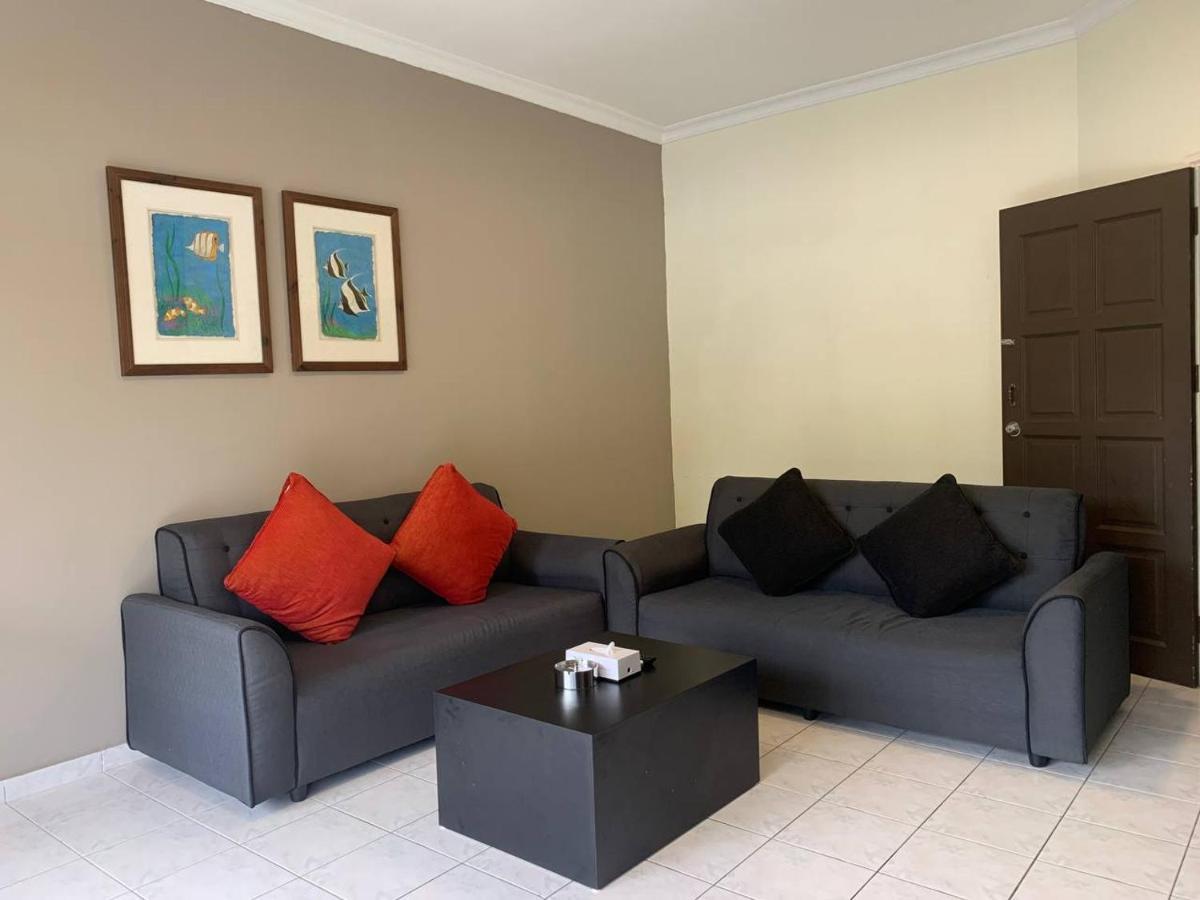 Perdana Serviced Apartment & Resorts Padang Mat Sirat Bagian luar foto