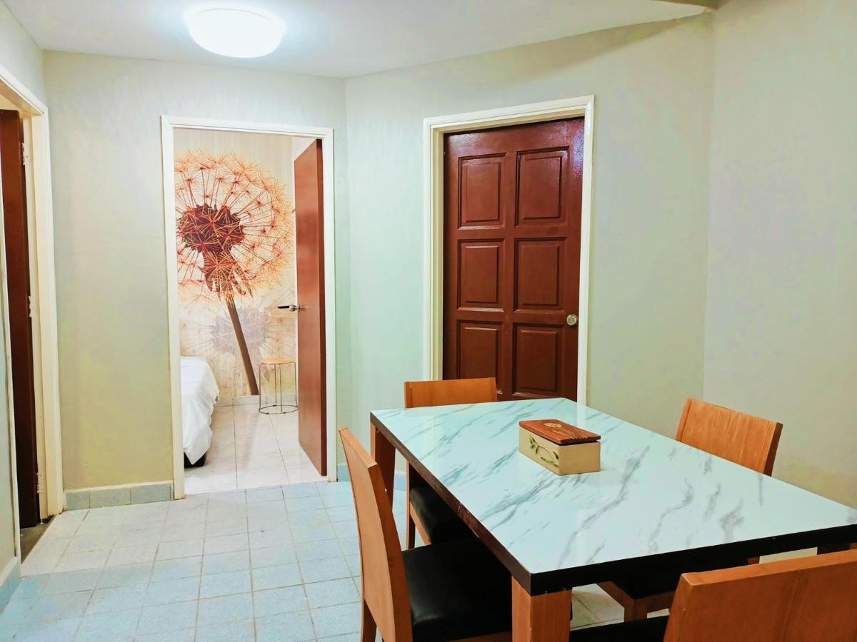 Perdana Serviced Apartment & Resorts Padang Mat Sirat Bagian luar foto