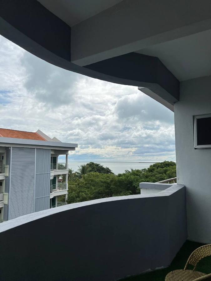 Perdana Serviced Apartment & Resorts Padang Mat Sirat Bagian luar foto
