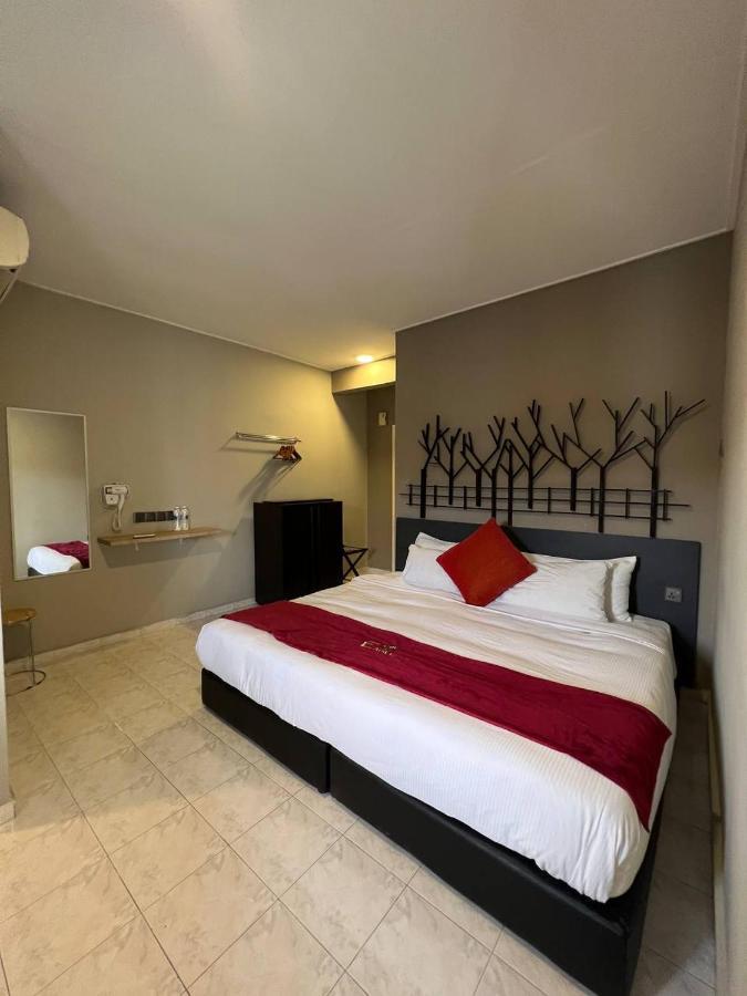 Perdana Serviced Apartment & Resorts Padang Mat Sirat Bagian luar foto