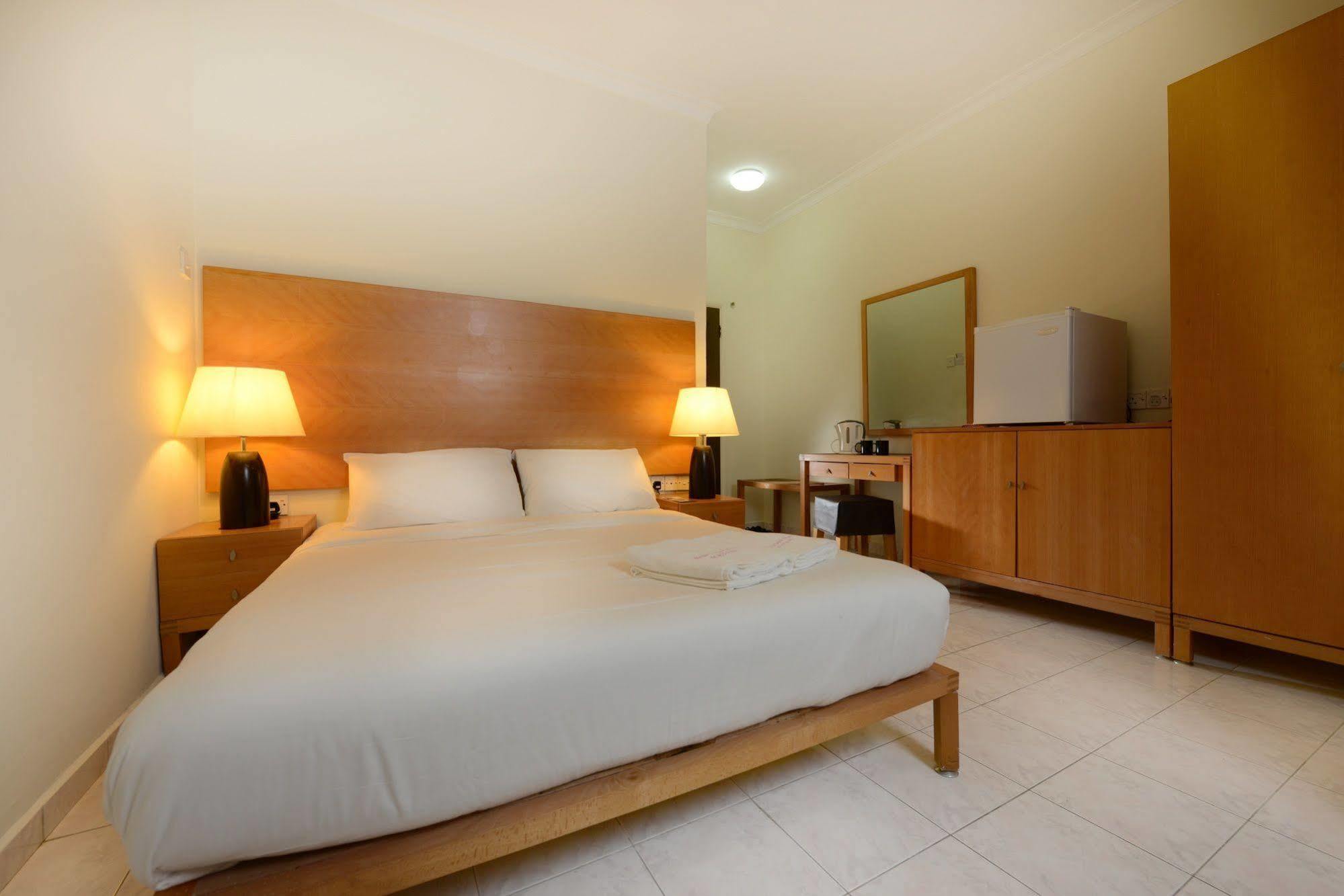 Perdana Serviced Apartment & Resorts Padang Mat Sirat Bagian luar foto