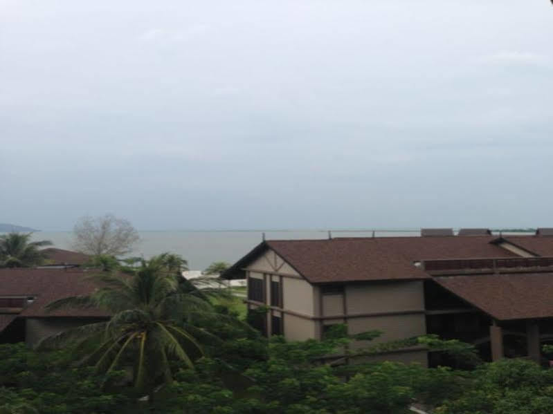 Perdana Serviced Apartment & Resorts Padang Mat Sirat Bagian luar foto